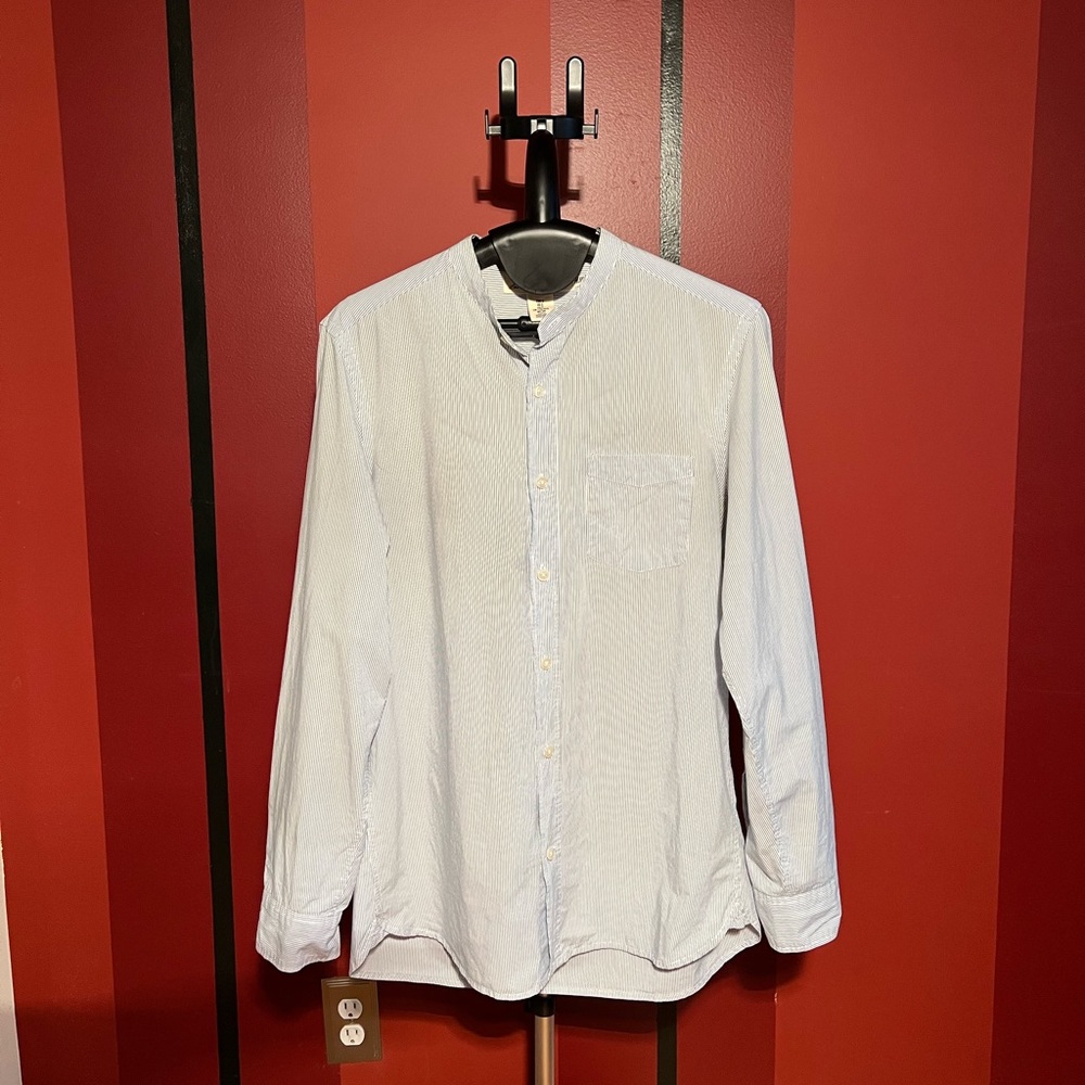 H&M L.O.G.G. Men’s Muscle Fit Band-collar Shirt